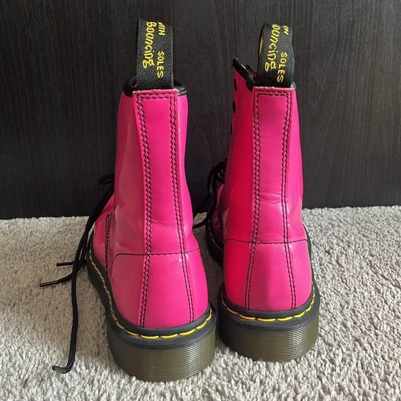 [SOLD ON ANOTHER PLATFORM] Hot Pink Patent Leather Dr. Martens 1460 Boots - Picture 5 of 10